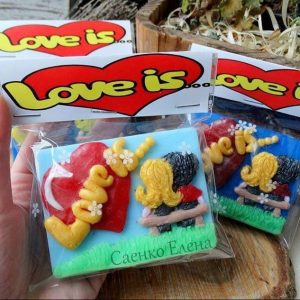 Мило ручної роботи Любов ЦЕ ... (Love is ...)
