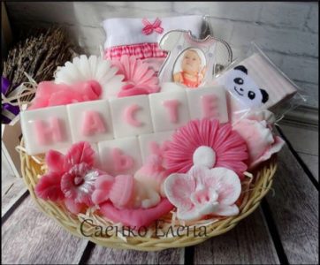 Подарочный набор для новорожденного и мамы из подарочного мыла. Мыло ручной работы. Сувенирное мыло. Натуральное мыло.