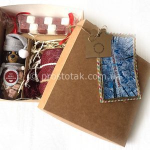 Подарунки для жіночок в коробці 20Х20Х10см крафт