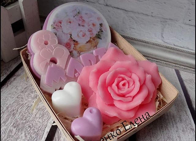 Подарочный набор: мыло 8 марта , роза и сердечки