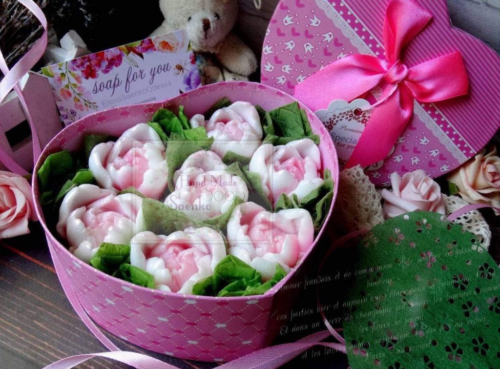 Подарочный набор коробка сердце с цветами