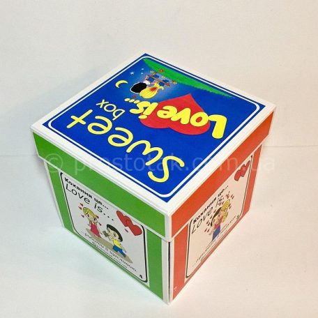 Подарунок для дівчині в коробці куб  Love is  20Х20Х20см.