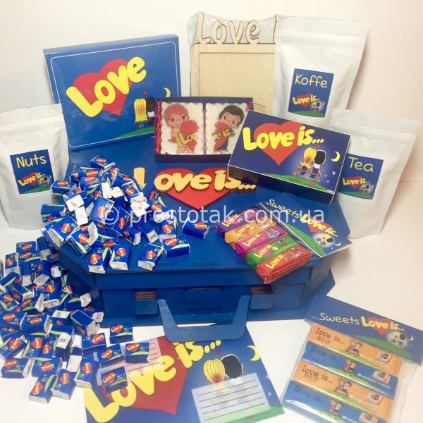 Асортимент подарунків Love is...