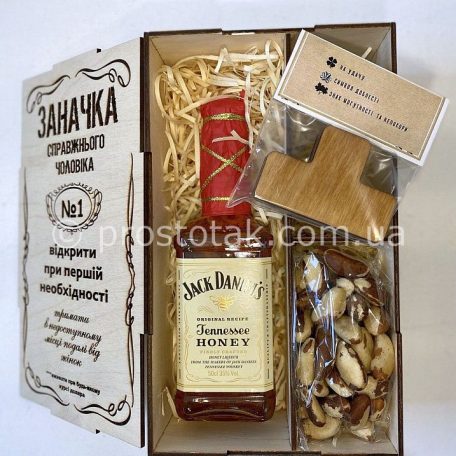 Natural box «Заначка» з медовими віскі Jack Daniel’s<h3><a href="http://prostotak.com.ua/ru/shop/podarunkovi-korobki/dlya-muzhchin/muzhu/natural-box-zanachka-z-medovimi-viski-jack-daniels/">Заказать</a></h3>