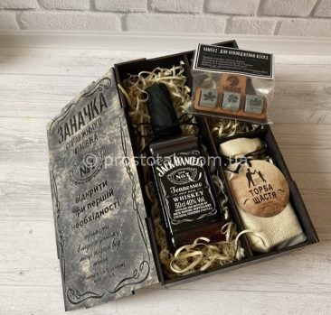 Wooden box "Заначка" с теннесси виски Jack Daniel's 0,5l