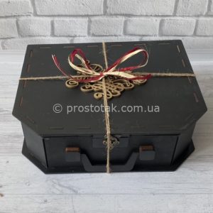 Чемодан коробка черного цвета 33см