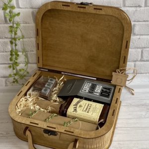 Подарки для мужчин в коробке чемодан в Украине