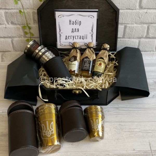 Подарочный набор "Дегустатор" со спиртными миниатюрами и шоколадом