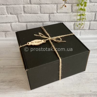 Коробка гофрокартон чорного цвета