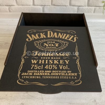 Коробка 25х25х10см с гравировкой Jack Daniel’s
