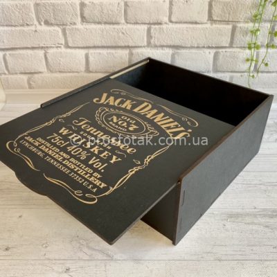 Коробка 25х25х10см с гравировкой Jack Daniel’s