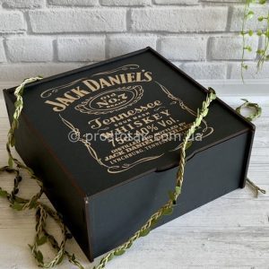 Чорна коробка із дерева із гравіюванням Jack Daniel's