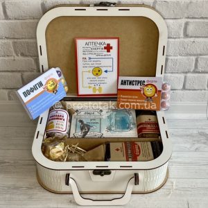 Подарунок в коробці "АВТО аптечка"