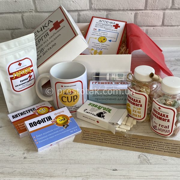 Набір корисних солодощів весела аптечка "Солодка допомога"