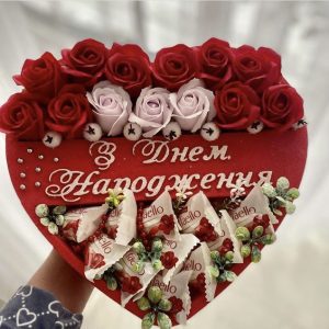 Серце із Raffaello та нев'янучими трояндами