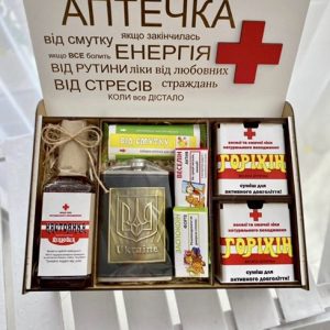 Креативний бокс для дорослого чоловіка «Солодка аптечка»