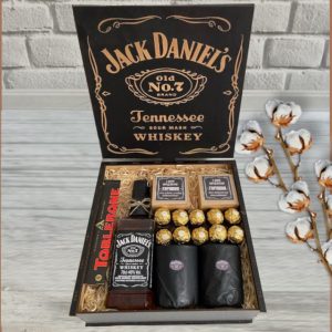 Бoкс «Jack Daniel’s» зі склянками Jack Daniel’s та горішками