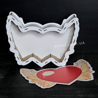Коробка у формі серця з дизайном "Крила ангела"