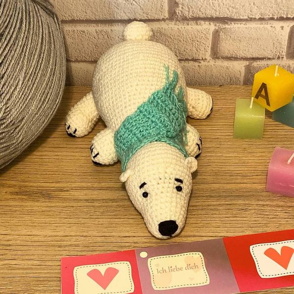 В'язана іграшка амігурумі білий ведмедик Умка