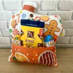 Подушка із кишенькою для ласощів